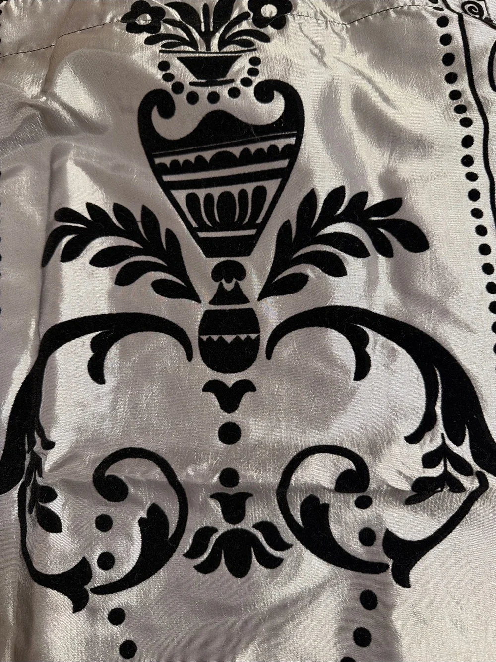 Decorative Embroidered Panel 2 Pillow Cases in Silver & Black Velvet. NWOT